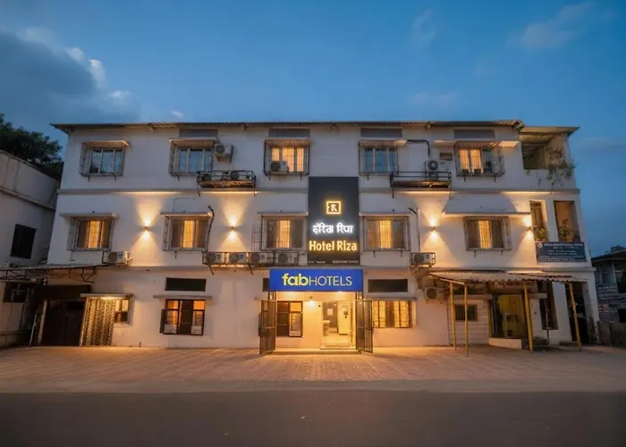 De Hotel Riza International - Nr Nesco Exhibition Centre Mumbai